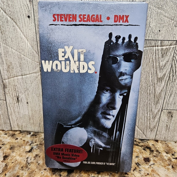 Exit Wounds VHS Steven Seagal DMX Color 101 Minutes Rated R - Picture 1 of 8